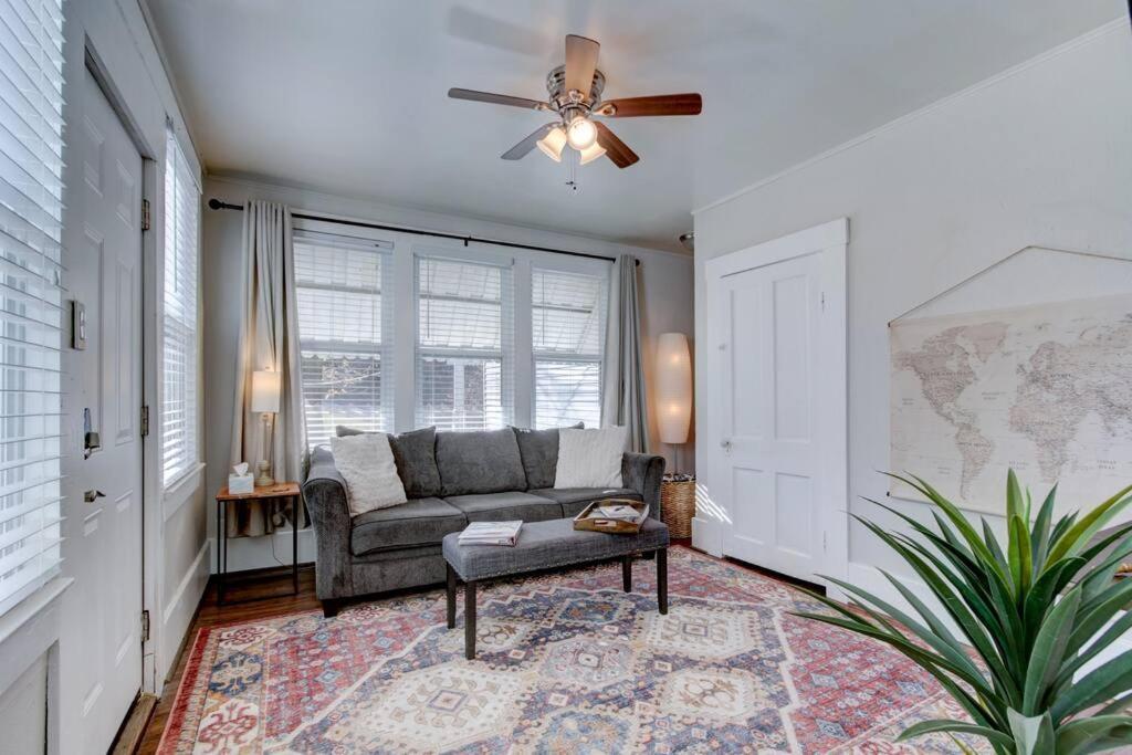Cedar Blossom Bungalow Is A Cozy Getaway With A 5 Minute Walk To Downtown! Hot Springs Exterior foto