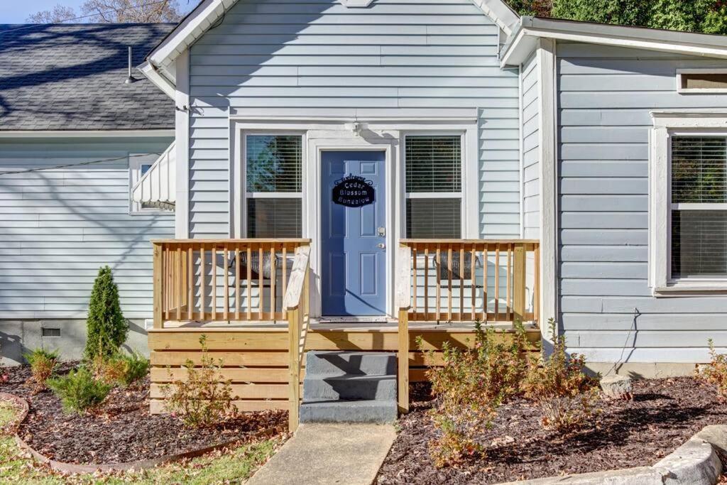 Cedar Blossom Bungalow Is A Cozy Getaway With A 5 Minute Walk To Downtown! Hot Springs Exterior foto